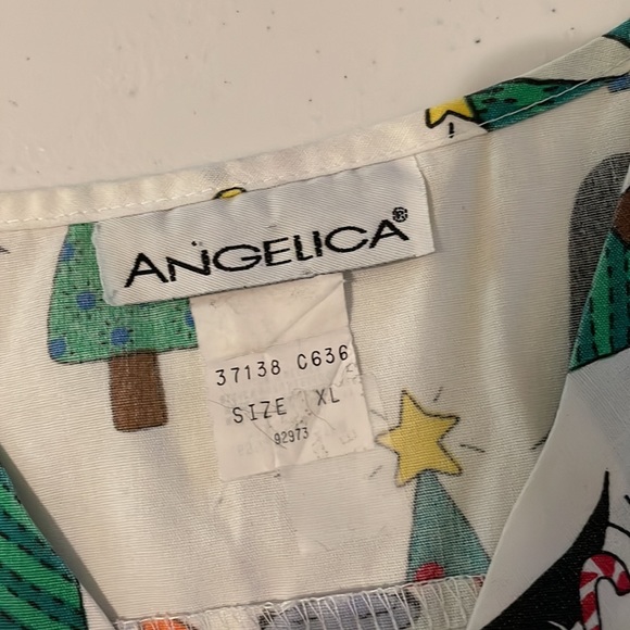 Angelica Christmas Scrub Top Extra Large - Picture 2 of 11